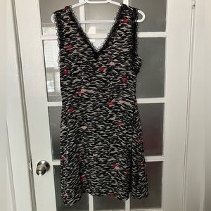 RW&CO Cute Lip-print dress with lace details on sleeves and collar.